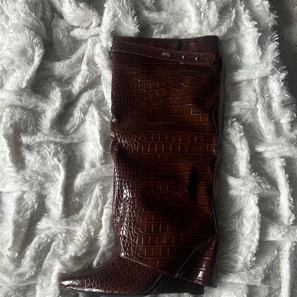 Azalea Wang Brown Croc-Embossed Heeled Boots - Picture 5 of 10